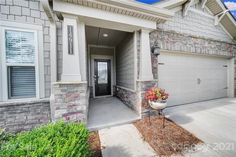 Property image 2 at 14911 Batteliere Drive, Charlotte, NC 28278