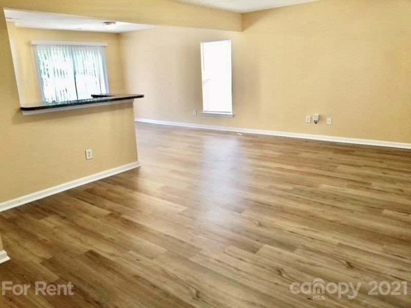 Property image 2 at 5821 Greenway Vista Lane, Charlotte, NC 28216