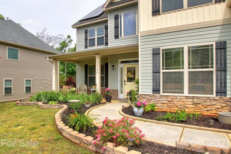Property image 2 at 142 Cole Drive, Mooresville, NC 28115