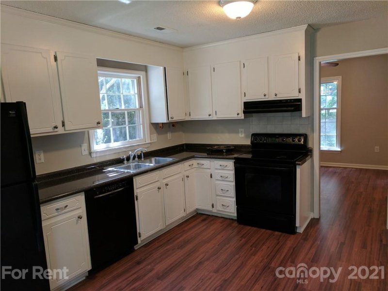 Property image 3 at 9012 Waggoneer Circle, Charlotte, NC 28270