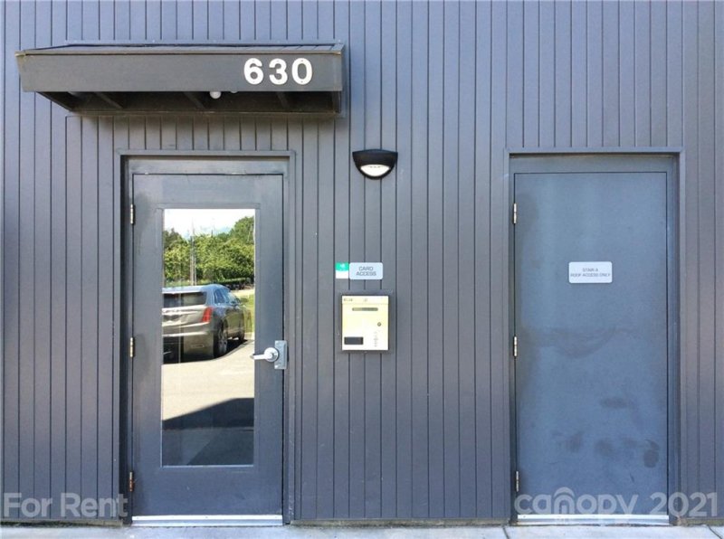 Property image 2 at 630 Calvert Street, Charlotte, NC 28208