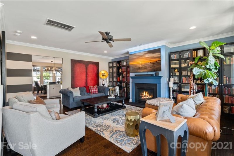 Property image 4 at 6309 Kennard Drive, Charlotte, NC 28216