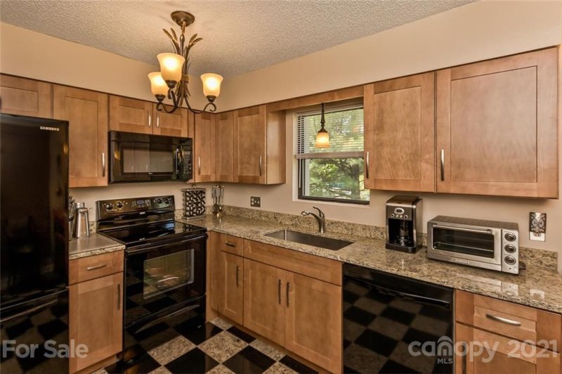 Property image 2 at 206 Abbey Circle, Asheville, NC 28805