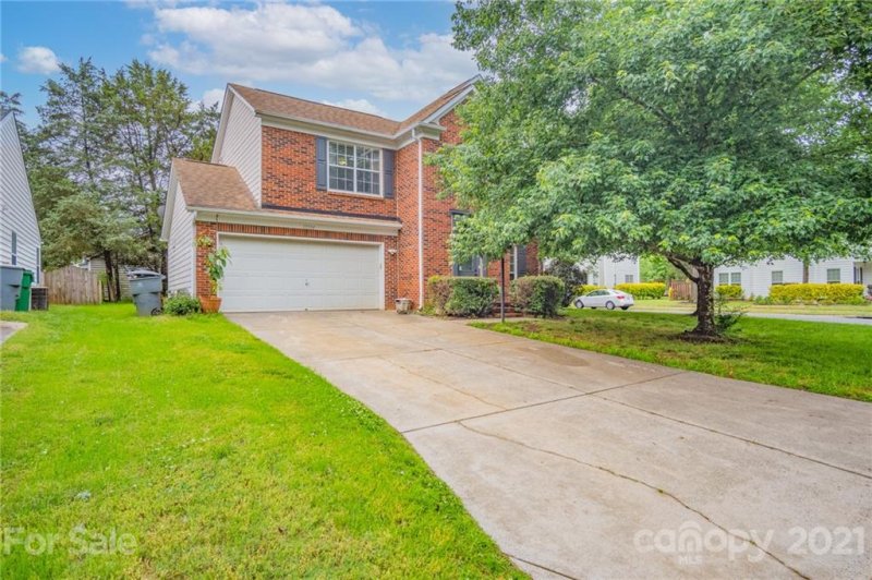 Property image 2 at 13304 Lampmeade Lane, Charlotte, NC 28273