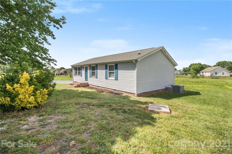 Property image 3 at 5102 Willow Run Drive, Monroe, NC 28110