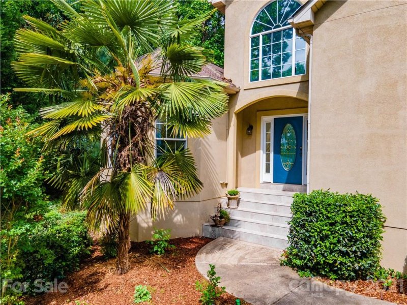 Property image 3 at 104 Grand Bay Drive, Mooresville, NC 28117