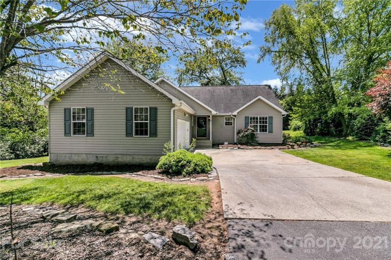 Property image 3 at 103 Eden Glen Court, Black Mountain, NC 28711