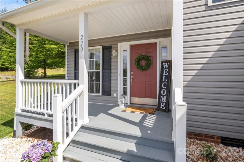 Property image 2 at 220 Doe Run, Morganton, NC 28655