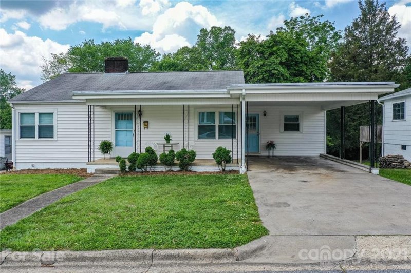 Property image 2 at 512 Edgewood Drive, Lenoir, NC 28645