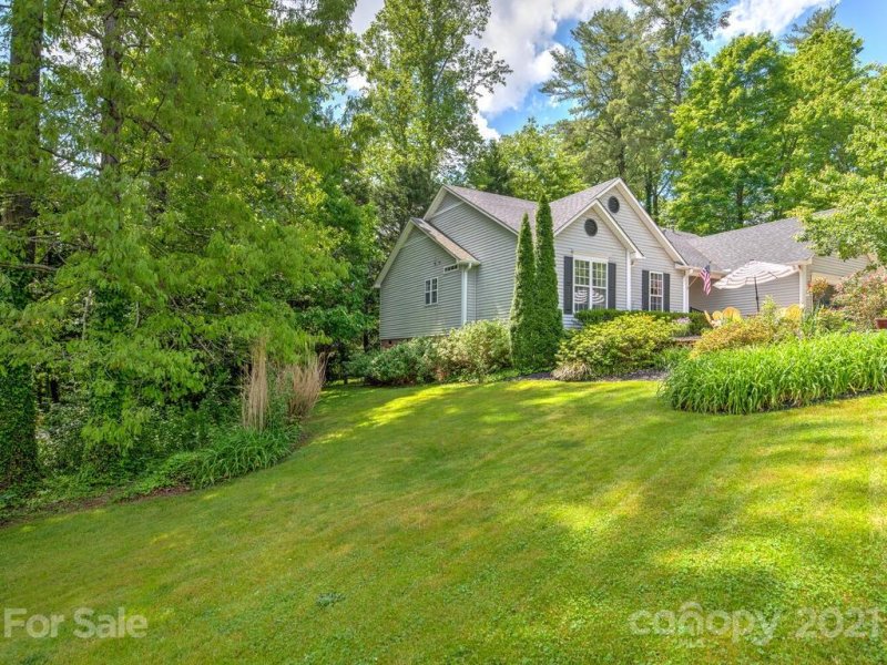 Property image 3 at 802 Cliff Rose Court, Fletcher, NC 28732