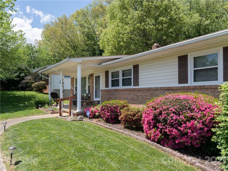 Property image 4 at 16 Debra Lane, Asheville, NC 28806