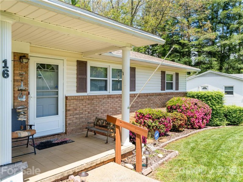 Property image 5 at 16 Debra Lane, Asheville, NC 28806