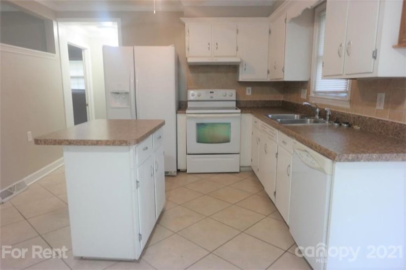 Property image 4 at 2416 Woodleaf Drive, Gastonia, NC 28052