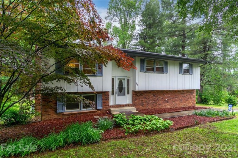 Property image 2 at 402 Comet Drive, Hendersonville, NC 28791