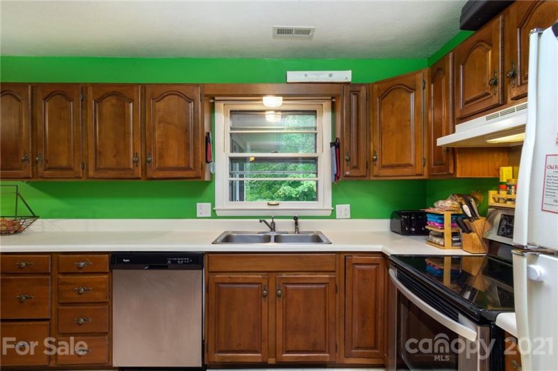 Property image 5 at 402 Comet Drive, Hendersonville, NC 28791