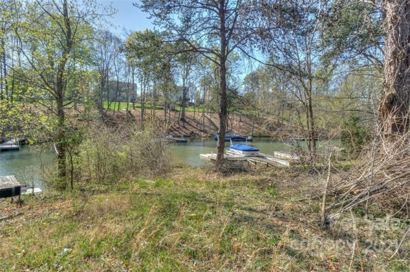 Property image 4 at 121 Ensign Place, Mooresville, NC 28117