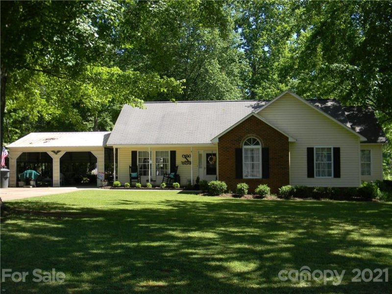 502 Sourwood Lane