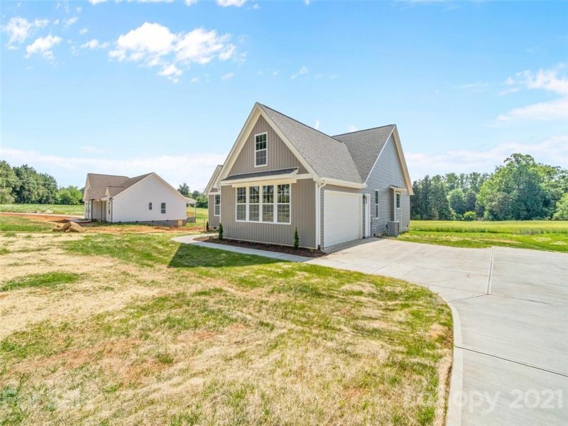 Property image 2 at 225 Lone Pine Road, Statesville, NC 28625