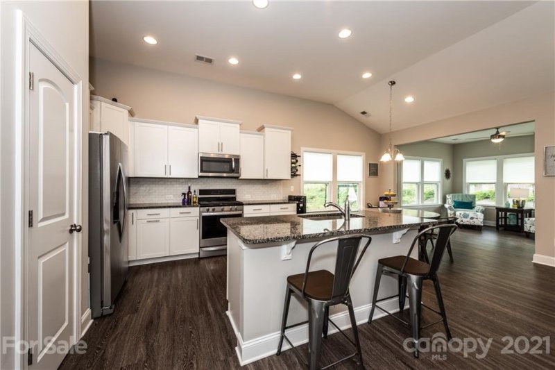 Property image 3 at 206 Paradise Hills Circle, Mooresville, NC 28115