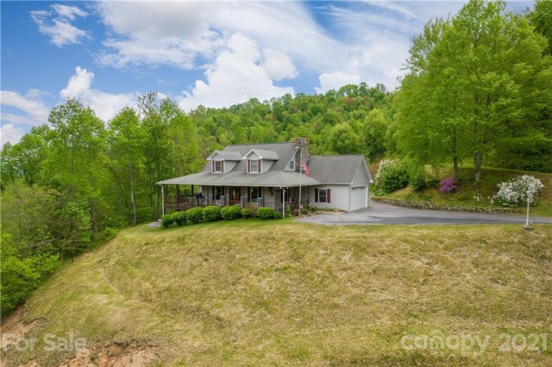 Property image 2 at 421 Applehill Drive, Waynesville, NC 28786