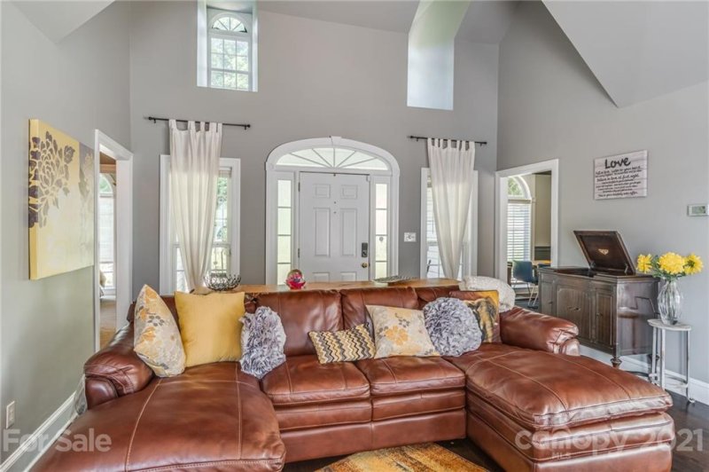 Property image 5 at 143 Crystal Circle, Mooresville, NC 28117