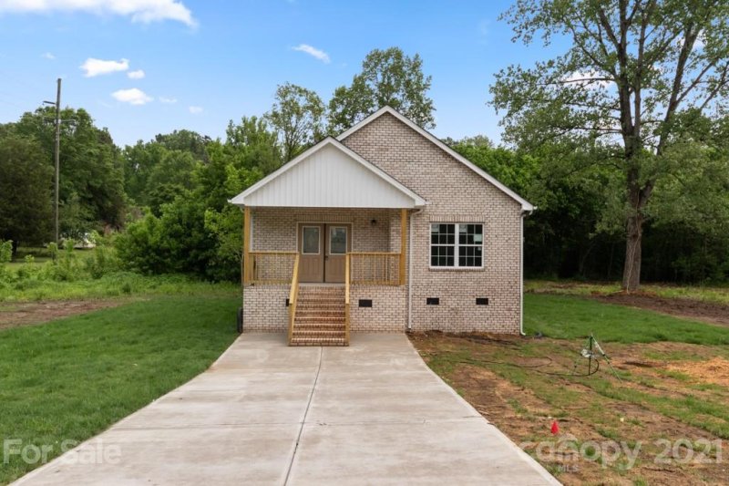 Property image 3 at 201 Sheffield Drive, York, SC 29745