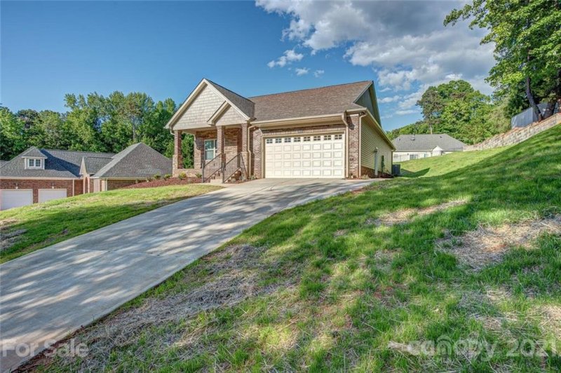 Property image 4 at 1011 Marguerite Drive, Lowell, NC 28098