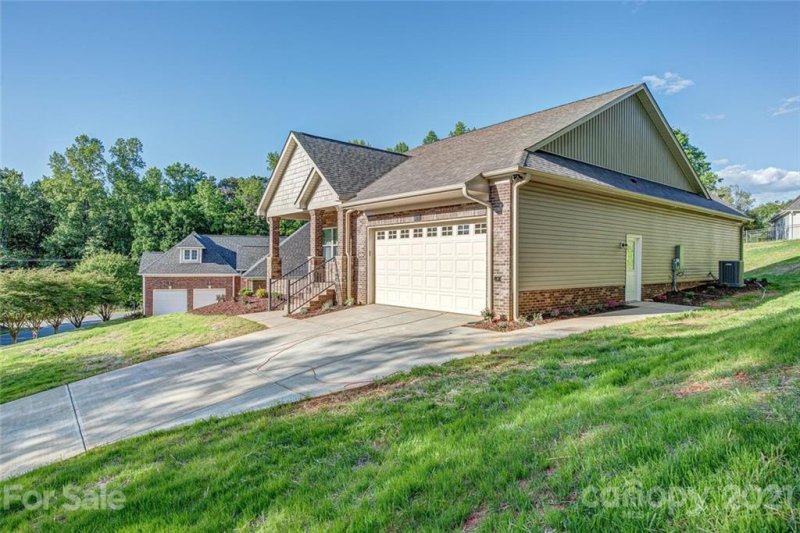 Property image 5 at 1011 Marguerite Drive, Lowell, NC 28098