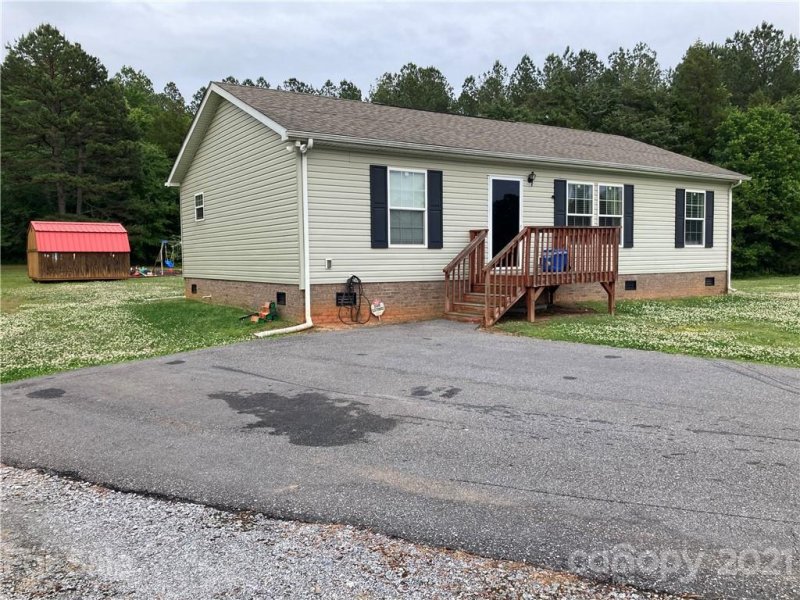 Property image 2 at 216 Blue Bird Lane, Shelby, NC 28152