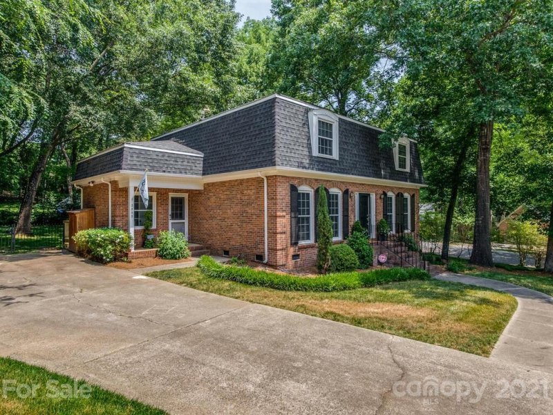 Property image 2 at 2500 Innsbrook Road, Charlotte, NC 28226