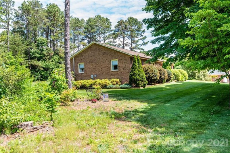 Property image 4 at 48 Penelope Lane, Taylorsville, NC 28681