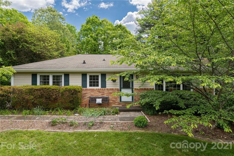 Property image 3 at 20 Pinehurst Road, Asheville, NC 28805