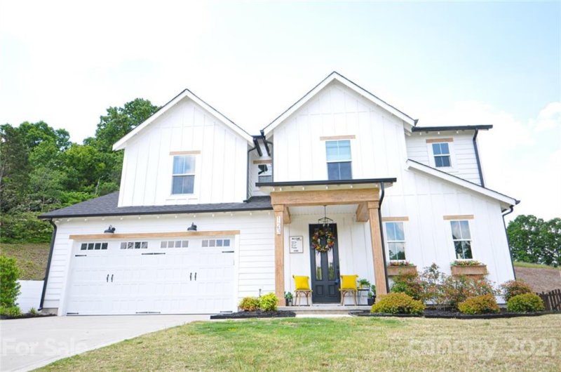 123 Country Lake Drive