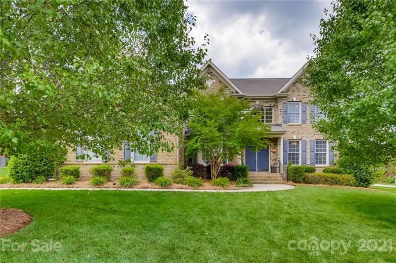 2015 Weddington Lake Drive