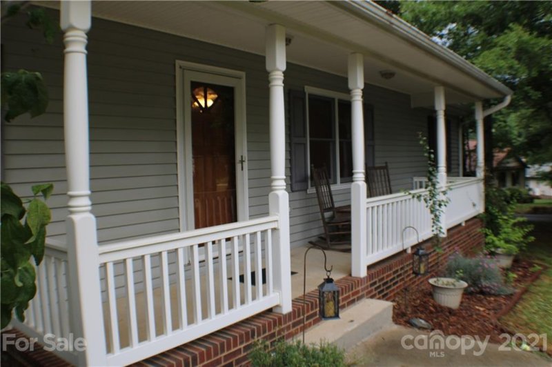 Property image 3 at 6873 Forest Manor Drive, Denver, NC 28037