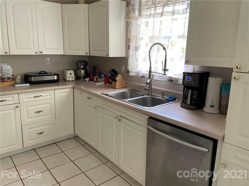 Property image 5 at 86 Winston Avenue, Asheville, NC 28803