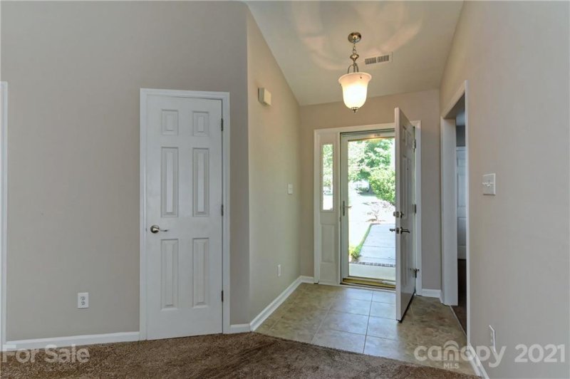 Property image 2 at 4025 Maple Shore Drive, Matthews, NC 28104