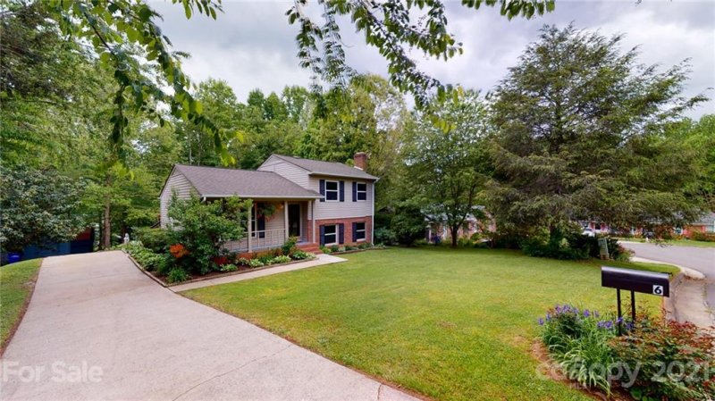 Property image 2 at 6 Crandon Court, Asheville, NC 28804