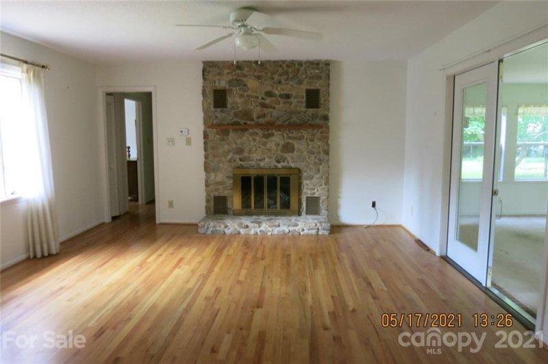 Property image 3 at 410 2nd Avenue, Conover, NC 28613