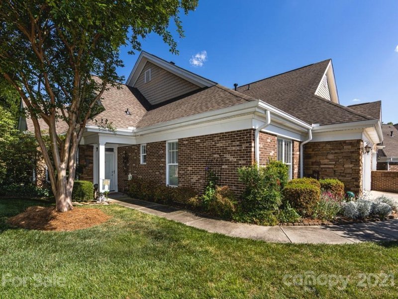 Property image 3 at 10710 Vicino Court, Matthews, NC 28105