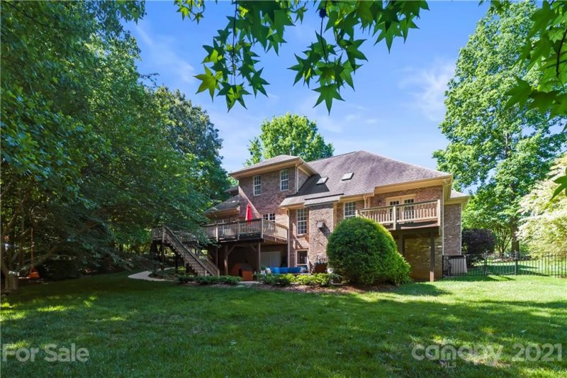 Property image 2 at 5720 Crown Hill Drive, Mint Hill, NC 28227