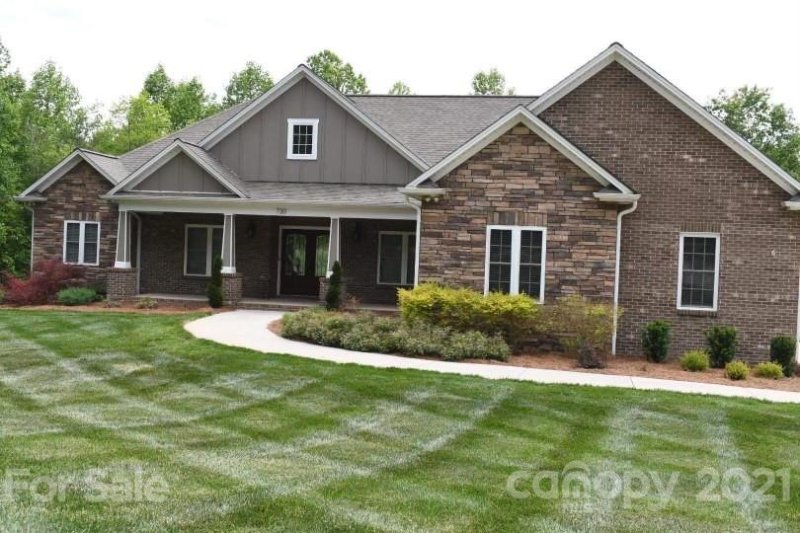 730 Oak Ridge Farms Circle