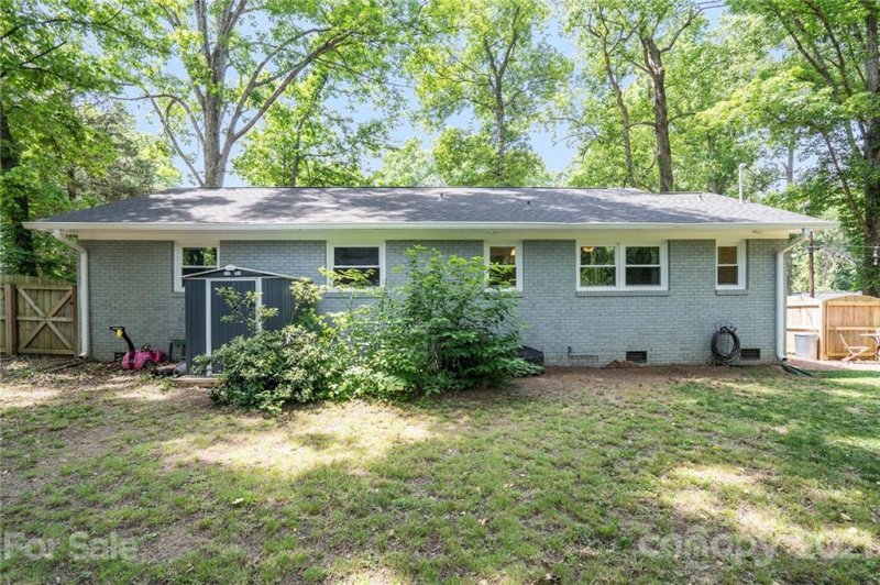 Property image 4 at 2411 Purser Drive, Charlotte, NC 28215
