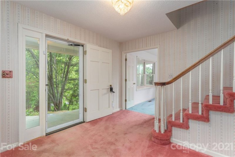 Property image 3 at 140 Sondley Parkway, Asheville, NC 28805