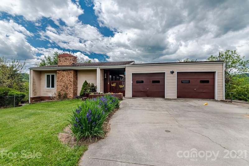 Property image 2 at 211 Forsythia Lane, Clyde, NC 28721