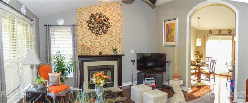 Property image 3 at 8209 Chrisbry Lane, Charlotte, NC 28215