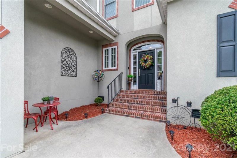 Property image 3 at 385 Mistletoe Trail, Hendersonville, NC 28791