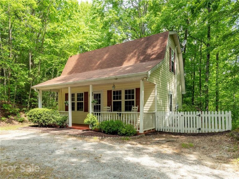 114 Sandpiper Palisades Street