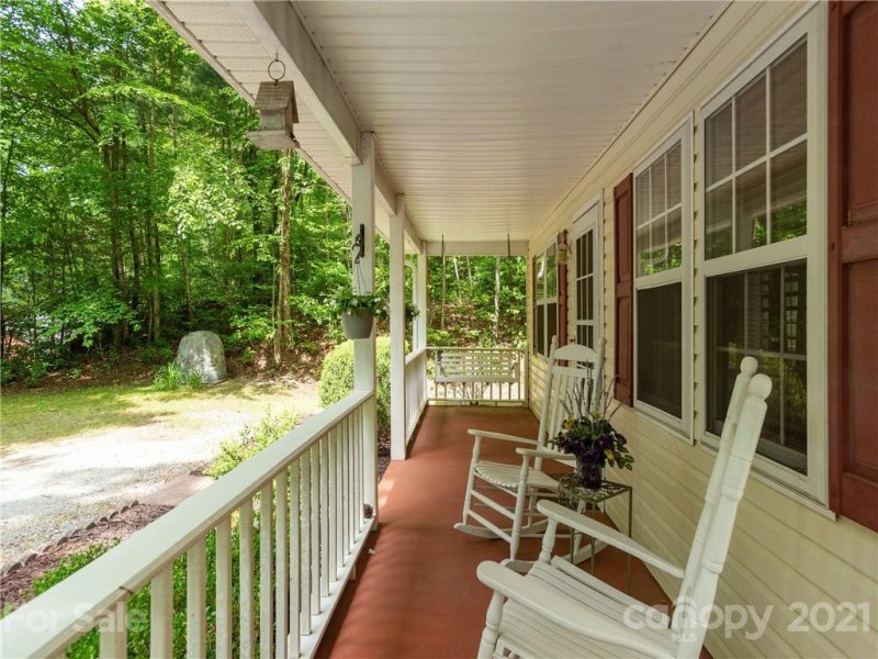 Property image 2 at 114 Sandpiper Palisades Street, Hendersonville, NC 28792