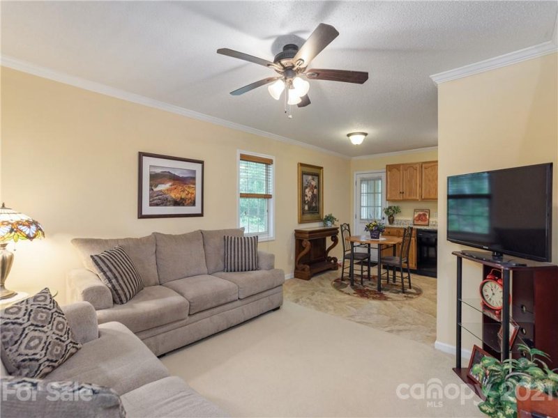 Property image 4 at 114 Sandpiper Palisades Street, Hendersonville, NC 28792